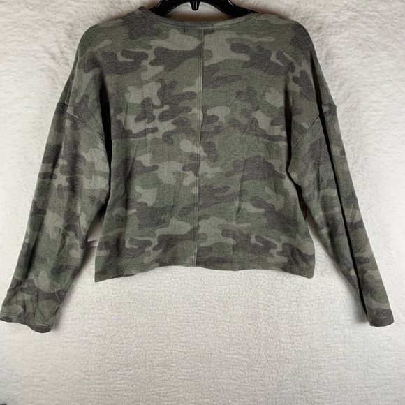 La La Land Top Women's Small Green Camo Pullover V-Neck Long Sleeve‎ Crop 6539 - Picture 7 of 9